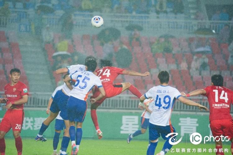 TA：阿隆索带4人入主斯坦福桥；麦克法兰+定位球教练均留任